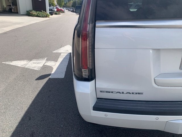 2018 Cadillac Escalade Luxury