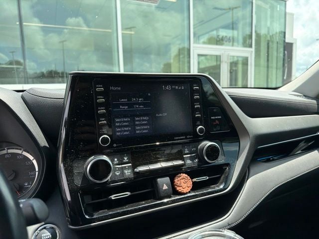 2022 Toyota Highlander LE