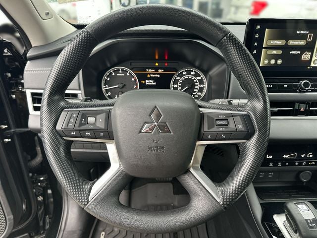 2025 Mitsubishi Outlander ES
