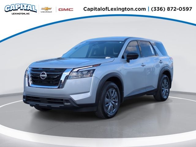 2025 Nissan Pathfinder S