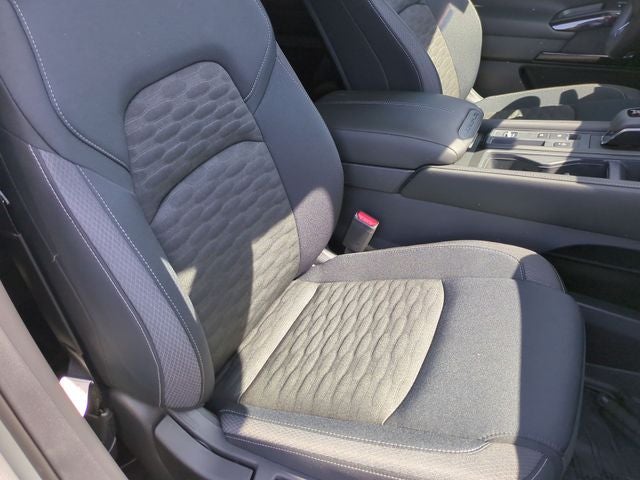 2025 Nissan Pathfinder S