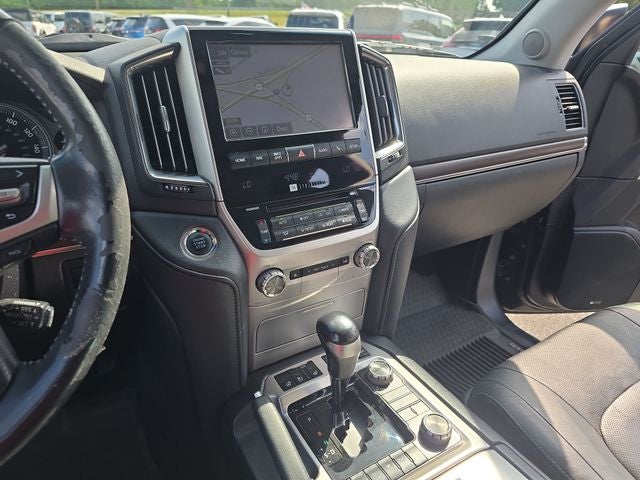 2017 Toyota Land Cruiser Base