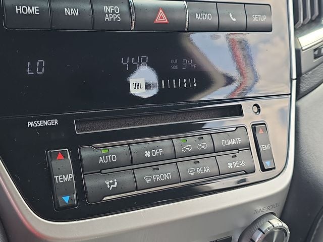 2017 Toyota Land Cruiser Base