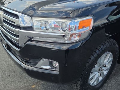 2017 Toyota Land Cruiser Base