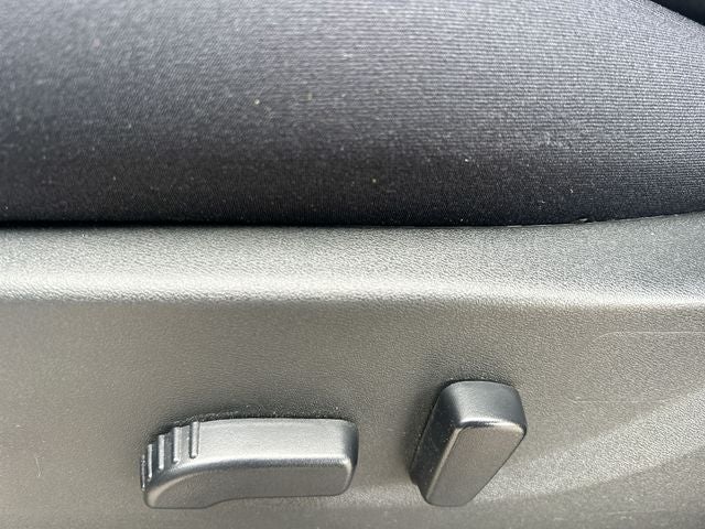 2024 Nissan Frontier SL