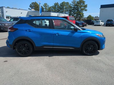 2023 Nissan Kicks SR