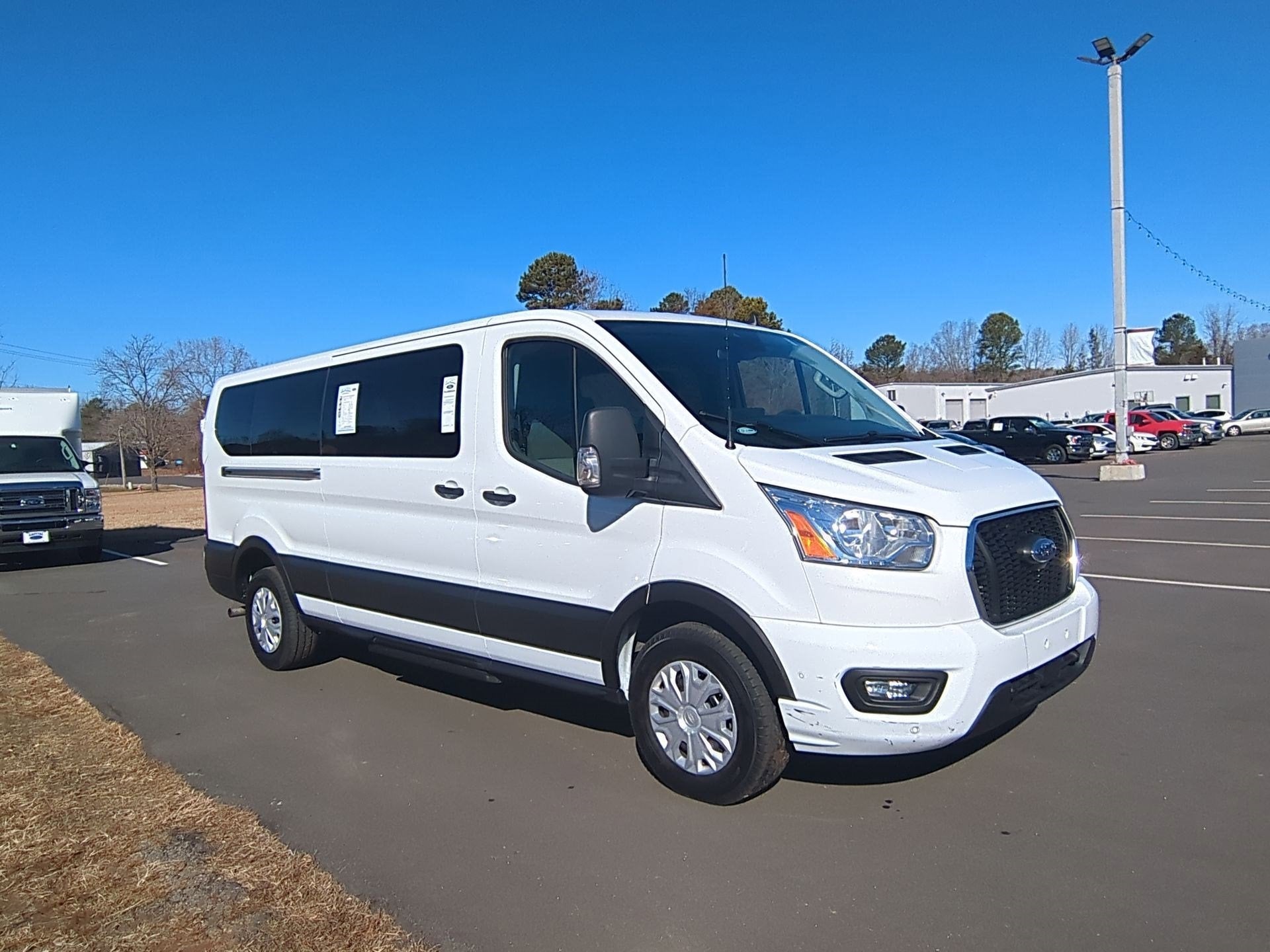 2022 Ford Transit Passenger Wagon XLT