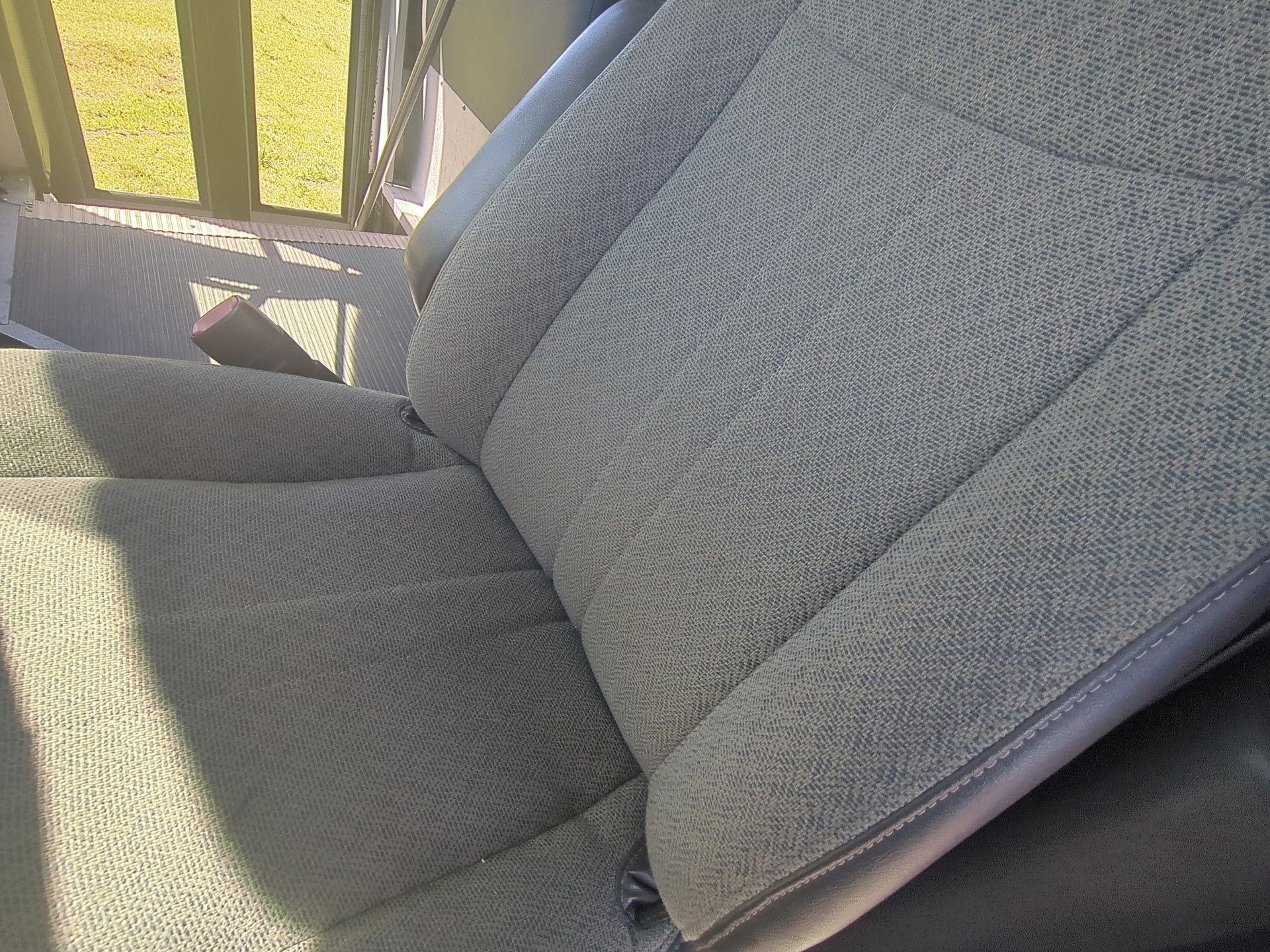 2011 Chevrolet Express Commercial Cutaway Work Van