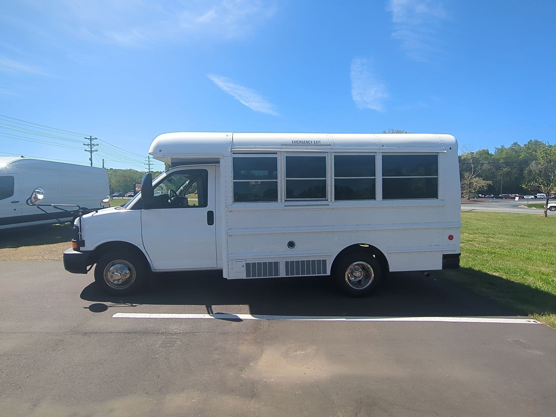 2011 Chevrolet Express Commercial Cutaway Work Van