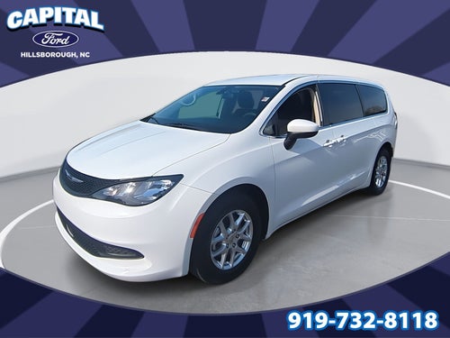 2022 Chrysler Voyager LX