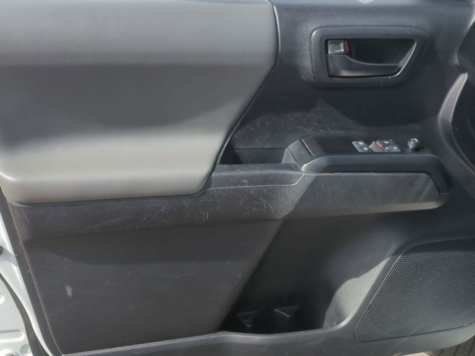 2022 Toyota Tacoma 2WD SR