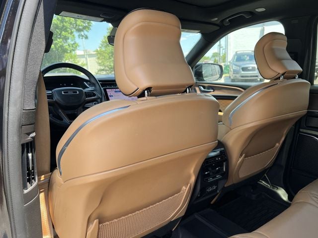 2022 Jeep Grand Cherokee Summit