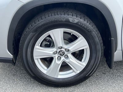 2024 Toyota Highlander LE