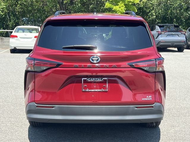 2022 Toyota Sienna LE 8 Passenger