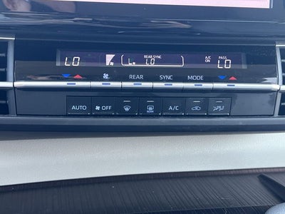 2022 Toyota Sienna LE 8 Passenger