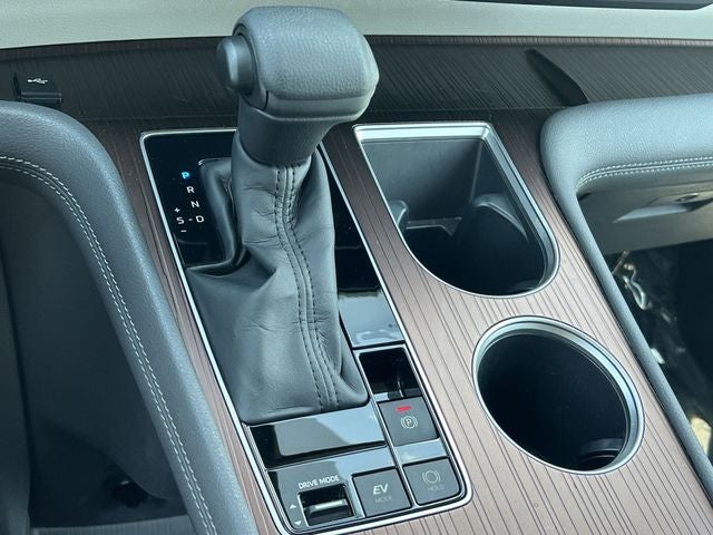 2022 Toyota Sienna LE 8 Passenger