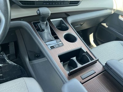 2022 Toyota Sienna LE 8 Passenger
