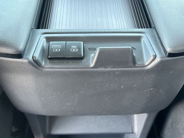 2022 Toyota Sienna LE 8 Passenger