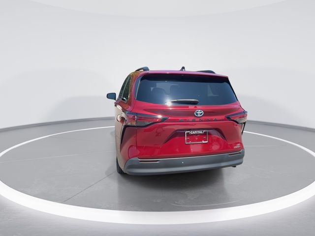 2022 Toyota Sienna LE 8 Passenger