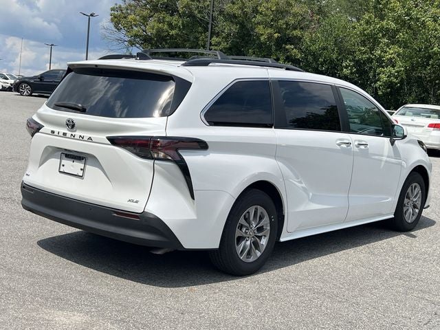 2026 Toyota Sienna XLE 8 Passenger