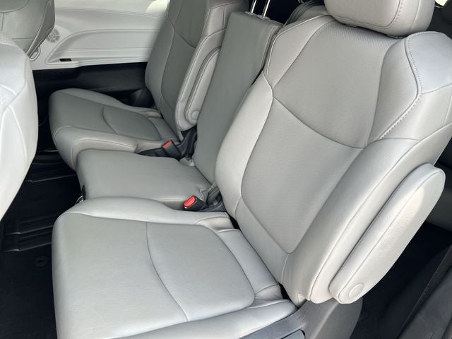 2026 Toyota Sienna XLE 8 Passenger