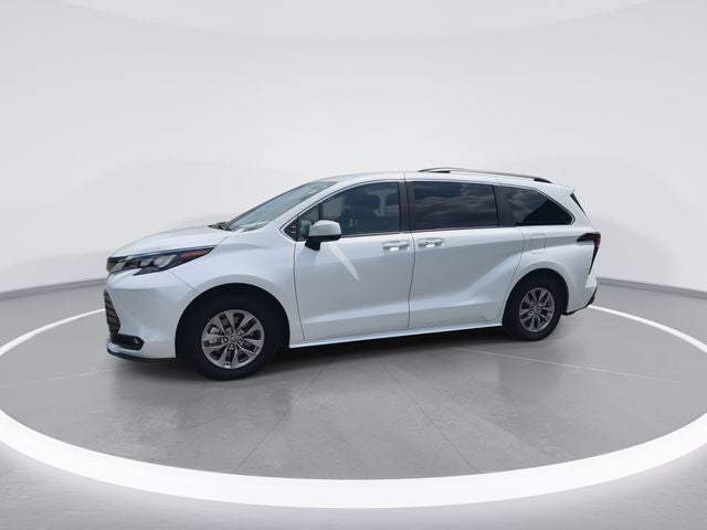 2026 Toyota Sienna XLE 8 Passenger