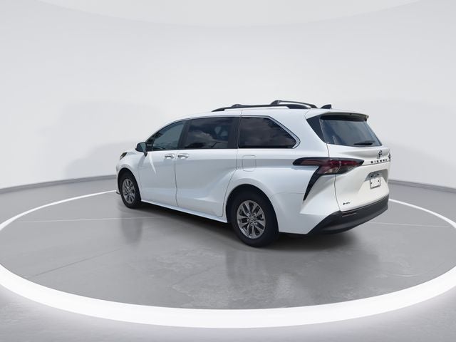 2026 Toyota Sienna XLE 8 Passenger