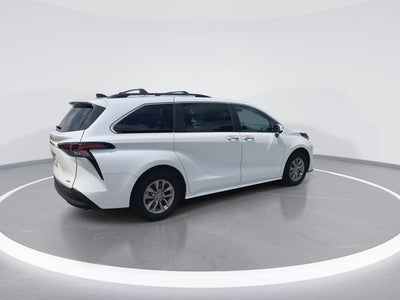 2026 Toyota Sienna XLE 8 Passenger