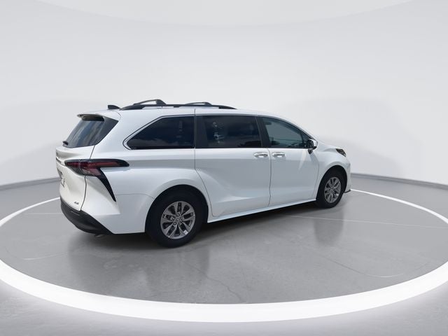 2026 Toyota Sienna XLE 8 Passenger
