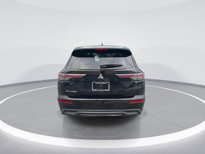 2025 Mitsubishi Outlander ES