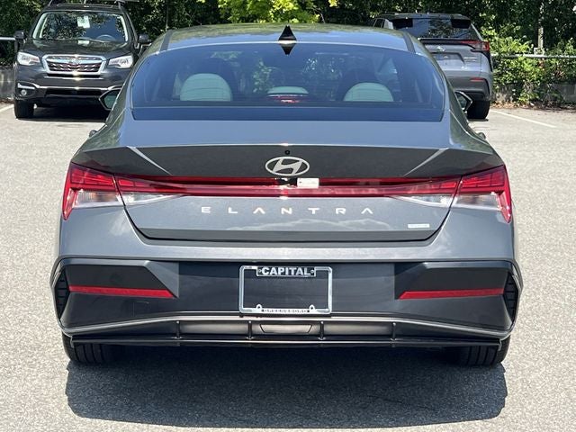 2025 Hyundai Elantra Hybrid Limited