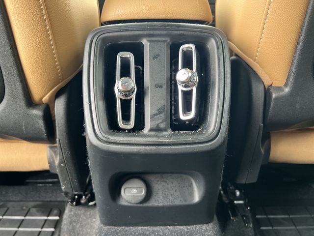 2019 Volvo XC40 T5 Inscription