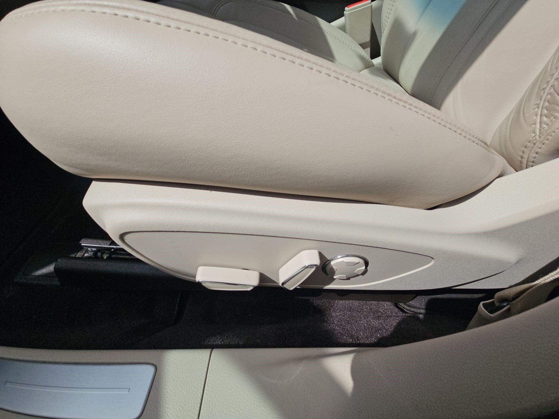 2017 Lincoln MKZ Select