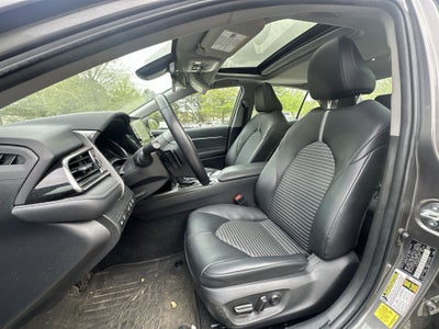 2021 Toyota Camry Hybrid SE