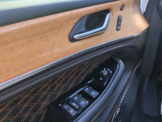 2022 Jeep Grand Cherokee Summit Reserve