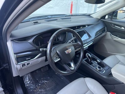 2022 Cadillac XT4 Premium Luxury