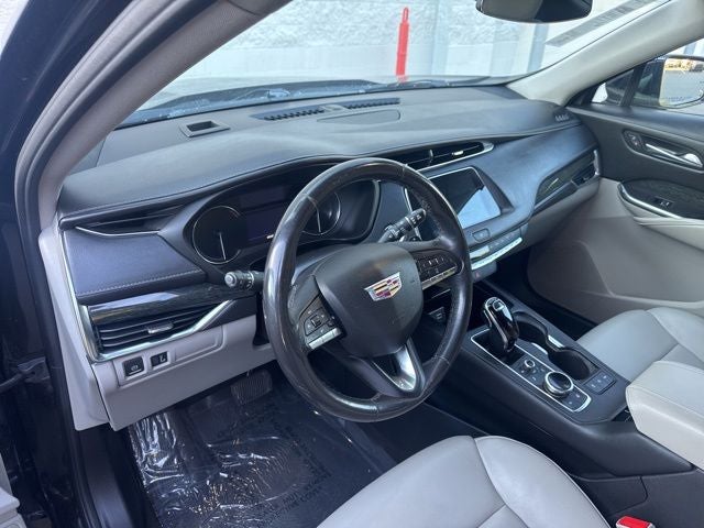 2022 Cadillac XT4 Premium Luxury