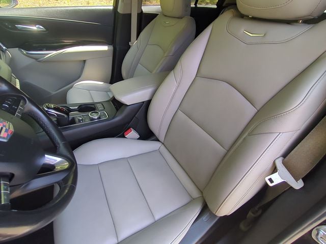 2022 Cadillac XT4 Premium Luxury