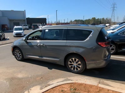 2025 Chrysler Pacifica Hybrid Pinnacle