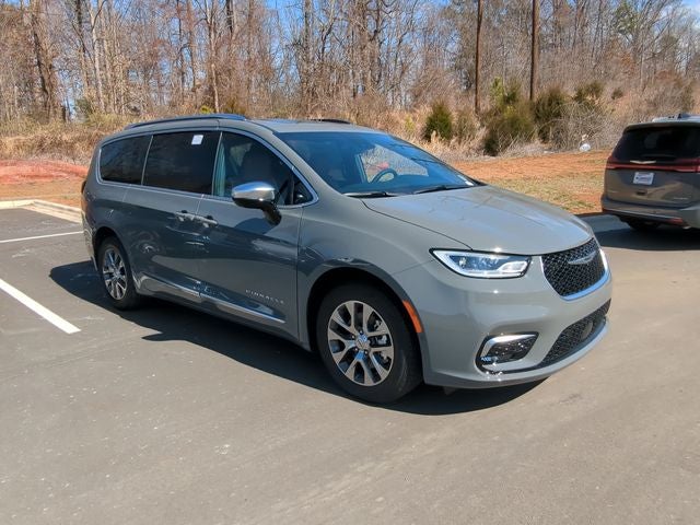 2025 Chrysler Pacifica Hybrid Pinnacle