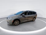 2025 Chrysler Pacifica Hybrid Pinnacle