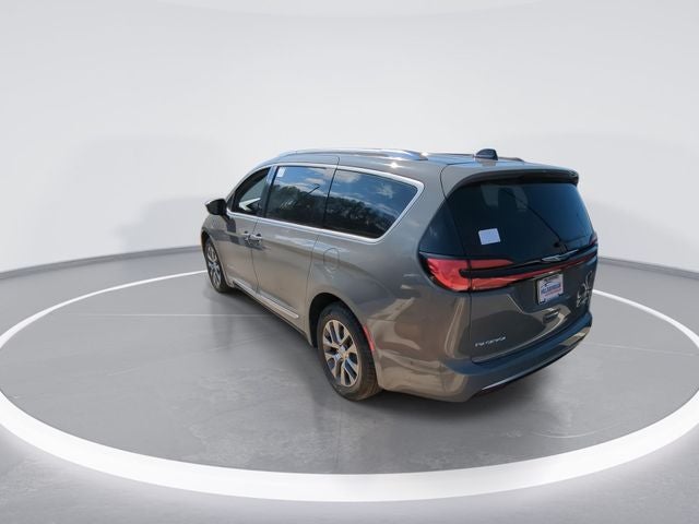 2025 Chrysler Pacifica Hybrid Pinnacle