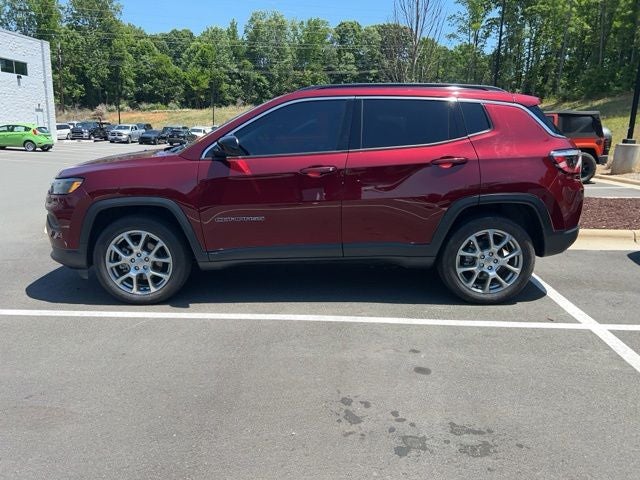 2022 Jeep Compass Latitude Lux