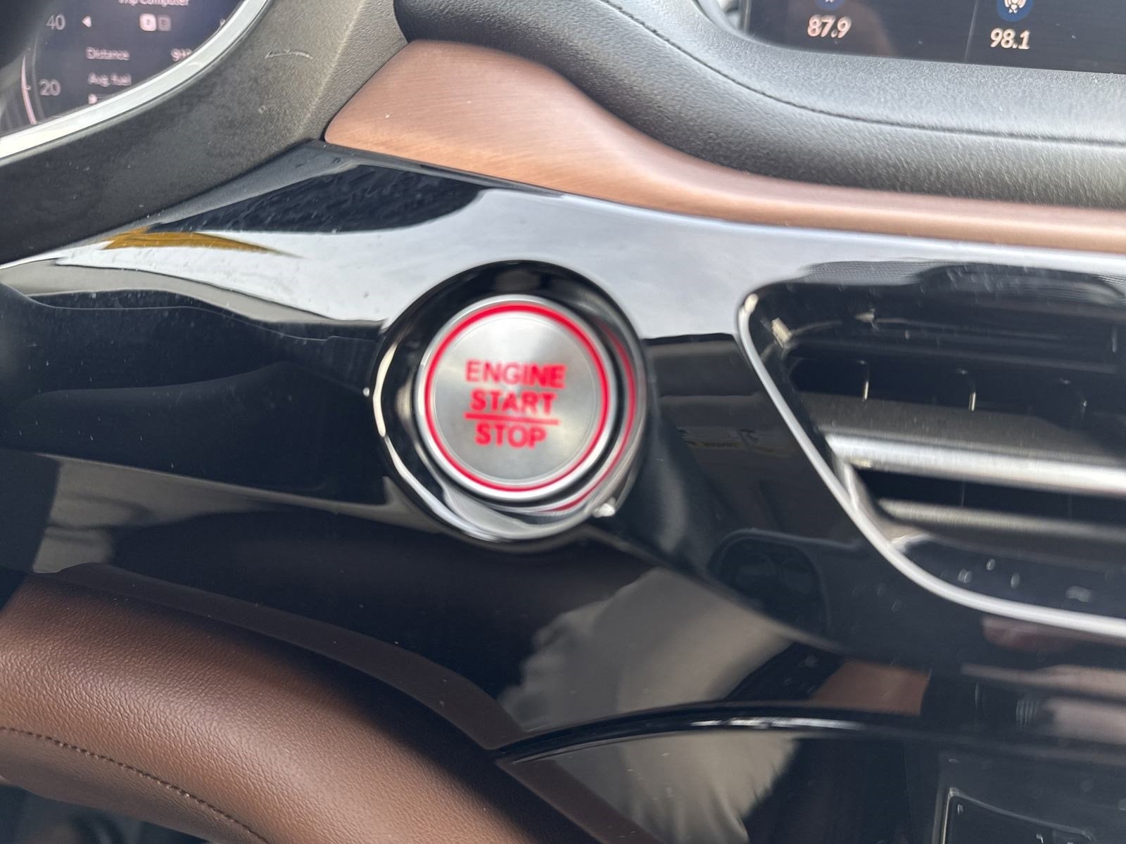 2022 Acura MDX w/Technology Package