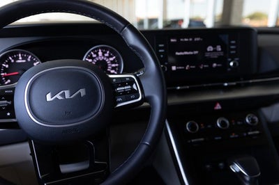 2024 Kia Carnival LX