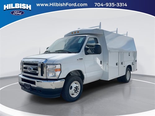 2025 Ford E-350SD Base Cutaway