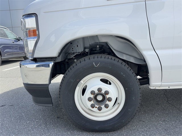 2025 Ford E-350SD Base Cutaway