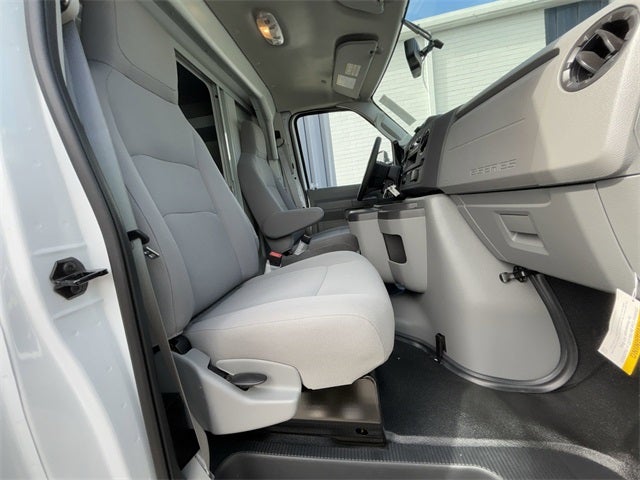 2025 Ford E-350SD Base Cutaway