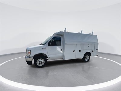 2025 Ford E-350SD Base Cutaway