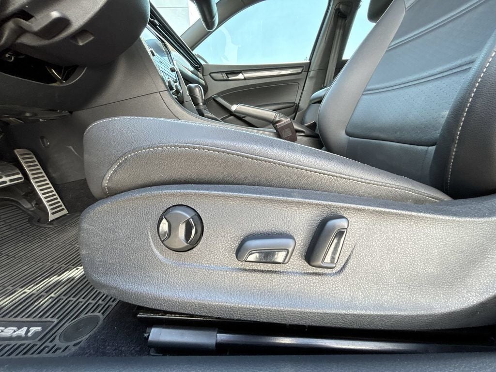 2021 Volkswagen Passat 2.0T R-Line